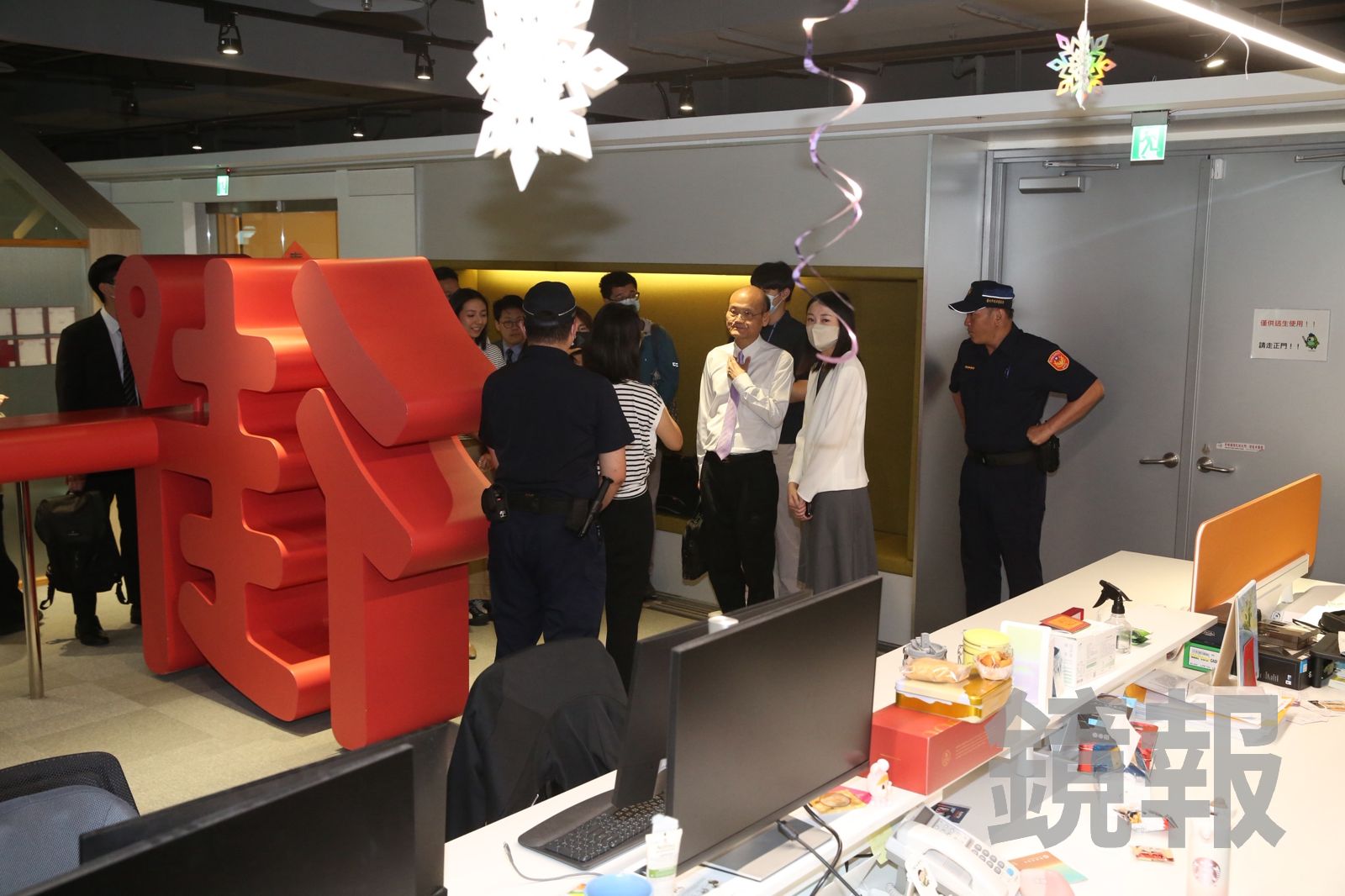 北院昨到街口支付母公司執行查封卻撲空。董孟航攝