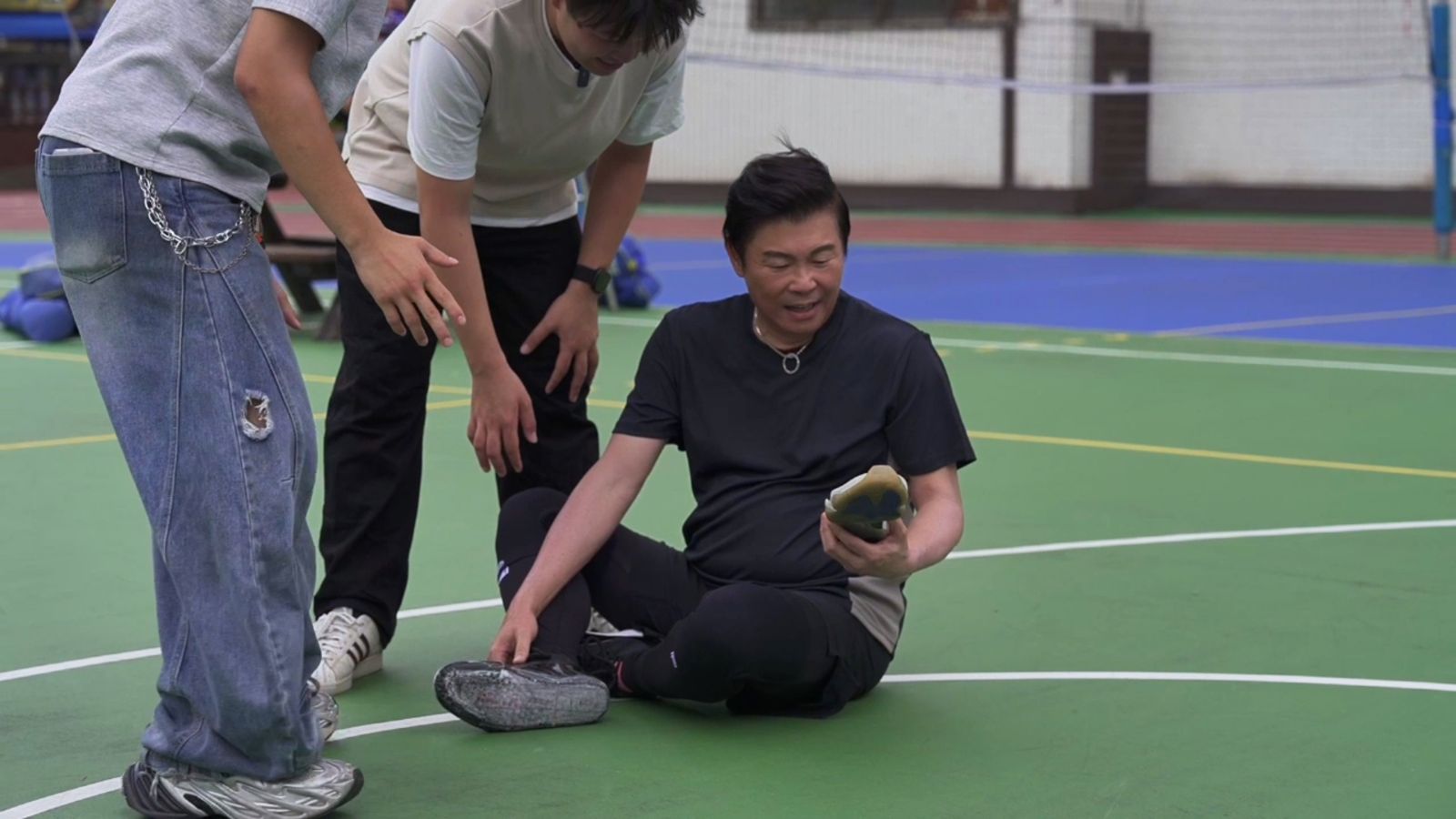 返世新遇「犀利後輩」當面噴:不要在古蹟抽菸 曾國城自爆「從小就是問題兒童」