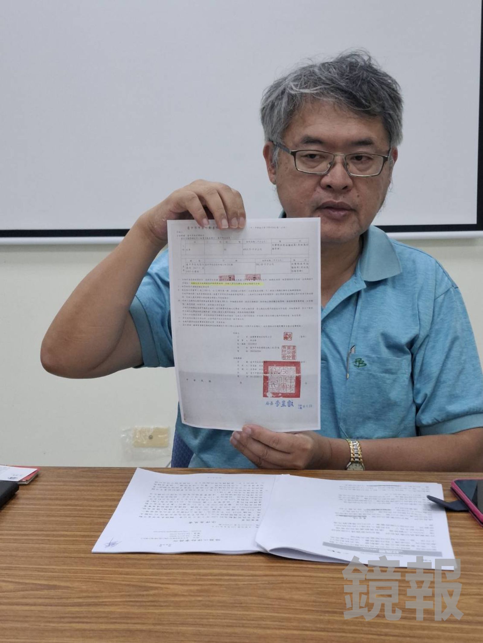 達賚實業公司總經理吳泳鋒怒控台中市府運動局擅改遊戲規則。林慶祥攝