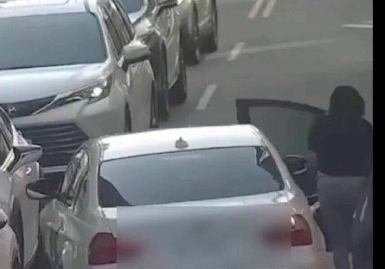 剛打開車門就被酒駕BMW撞　被害車主衰到爆還為這事被罰