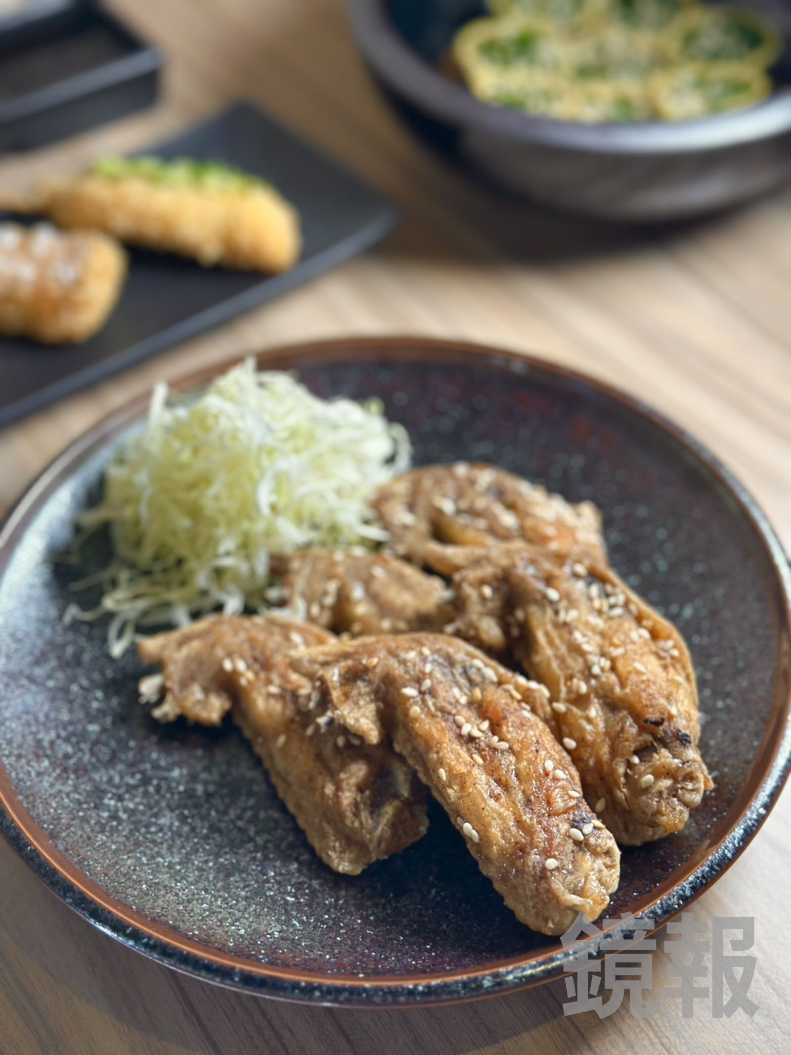 「元祖手羽先唐揚」硬脆乾爽，甜鹹有味。（150元／份）