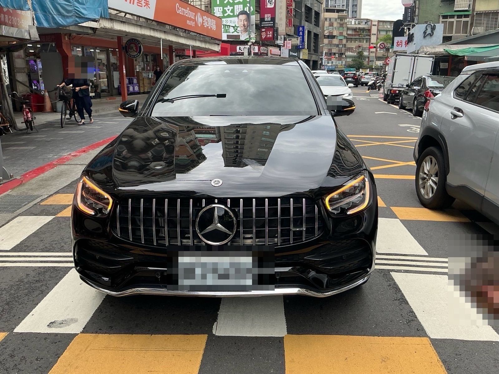 北市又見行人地獄!婦人過馬路遭賓士撞飛 顱內出血搶救中