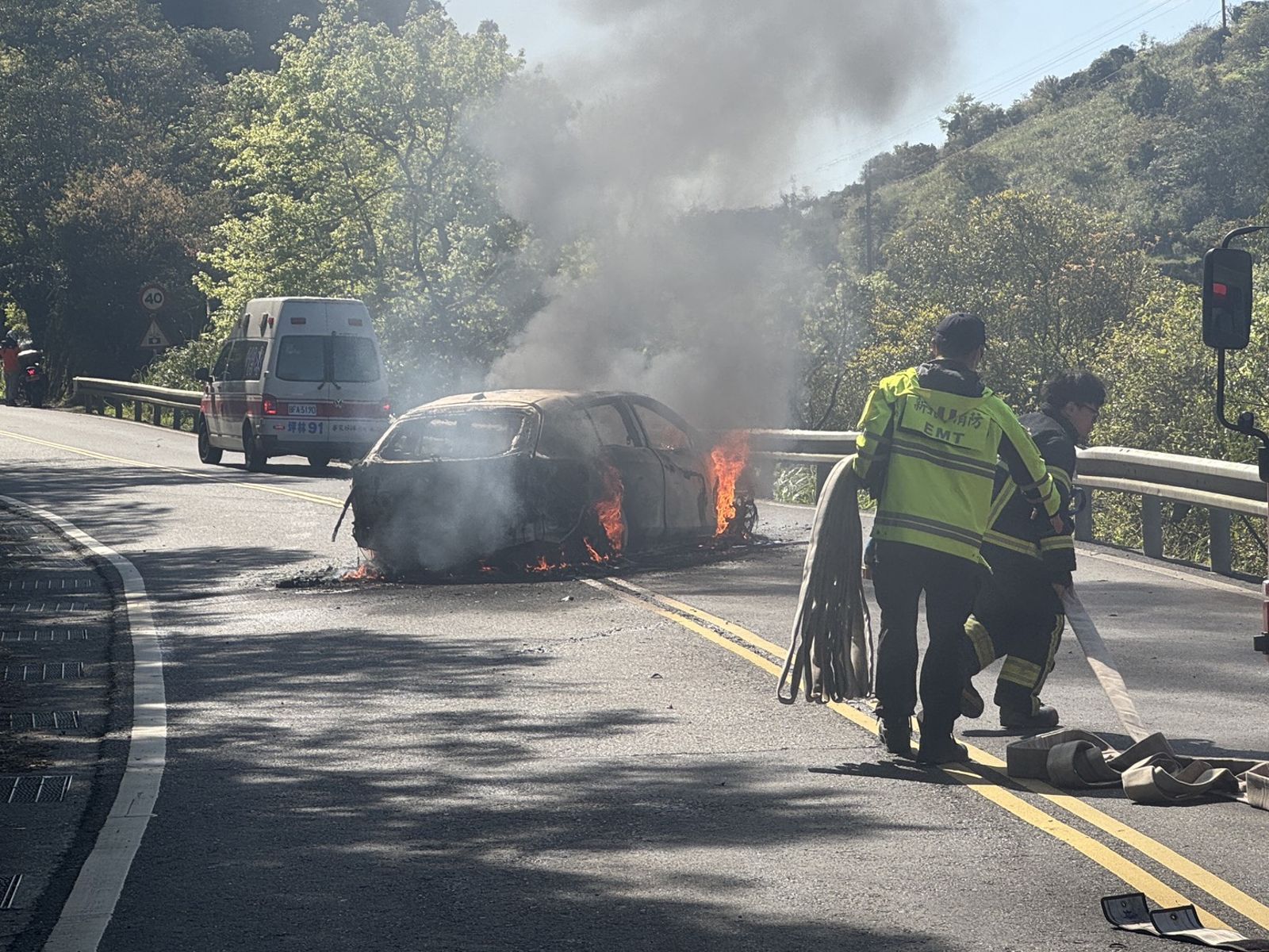 北宜公路跑山變撞山　還沒變拓海車先陷火海
