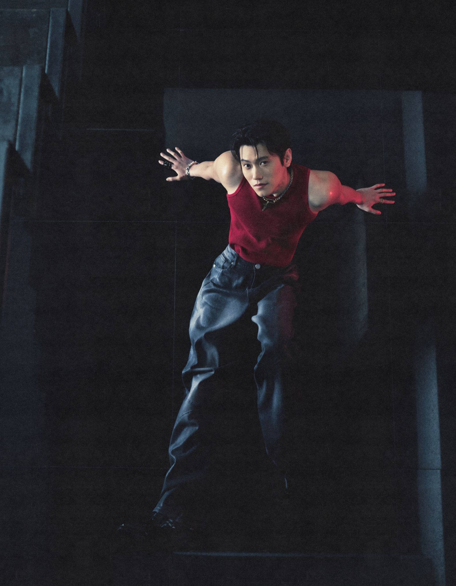 邱宇辰推出首支單曲〈CINDER KISS〉。百鴻揚娛樂提供