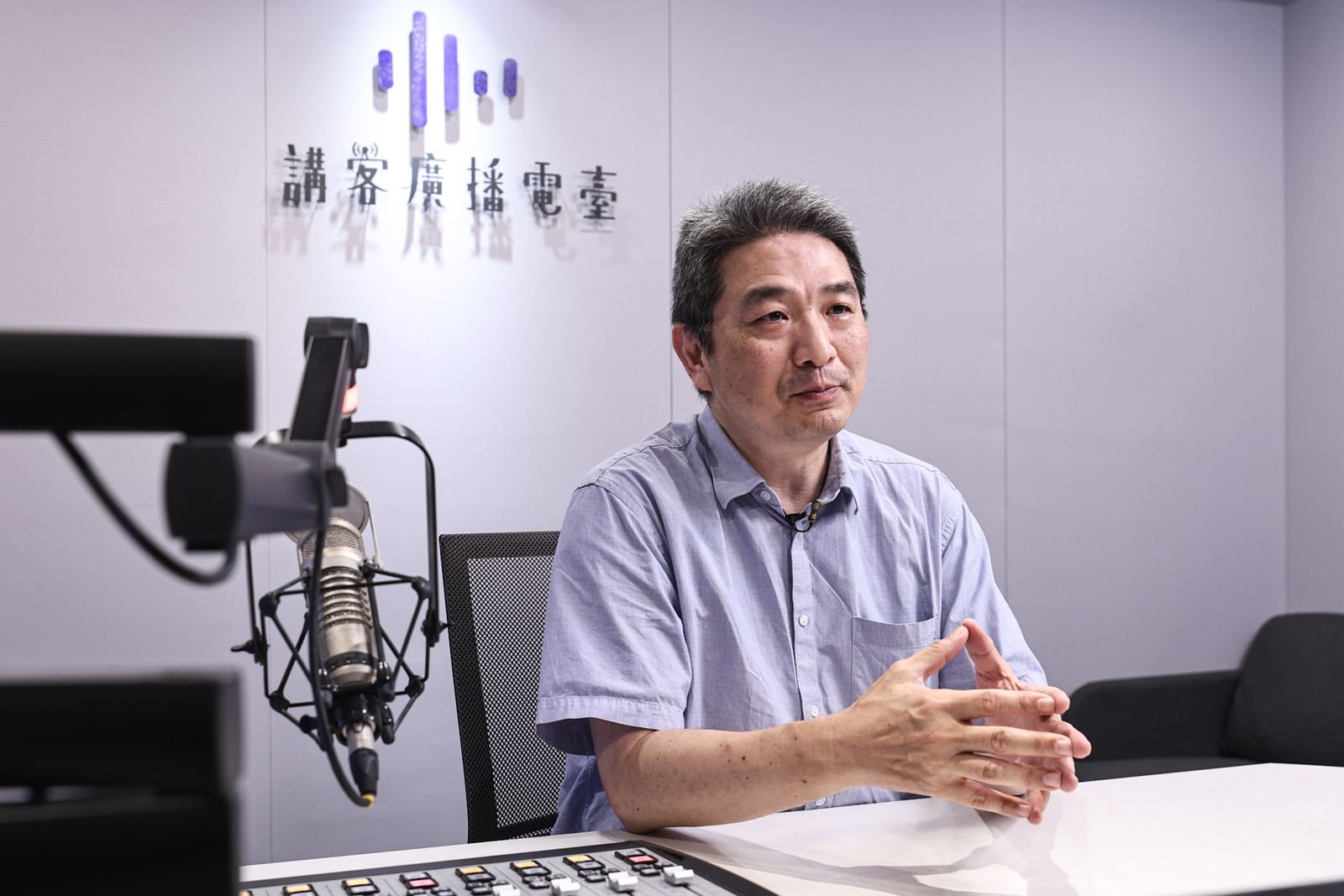 用「粢粑」比喻台灣 主持人謝國玄:被搥打、揉合,才更有黏著度。客委會提供