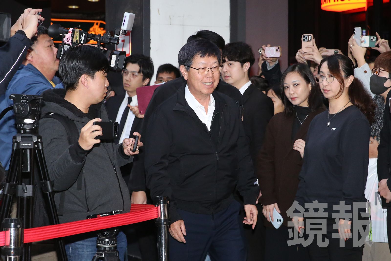 鴻家軍連環出脫群創!鴻揚創投大減碼33% 套現10億元