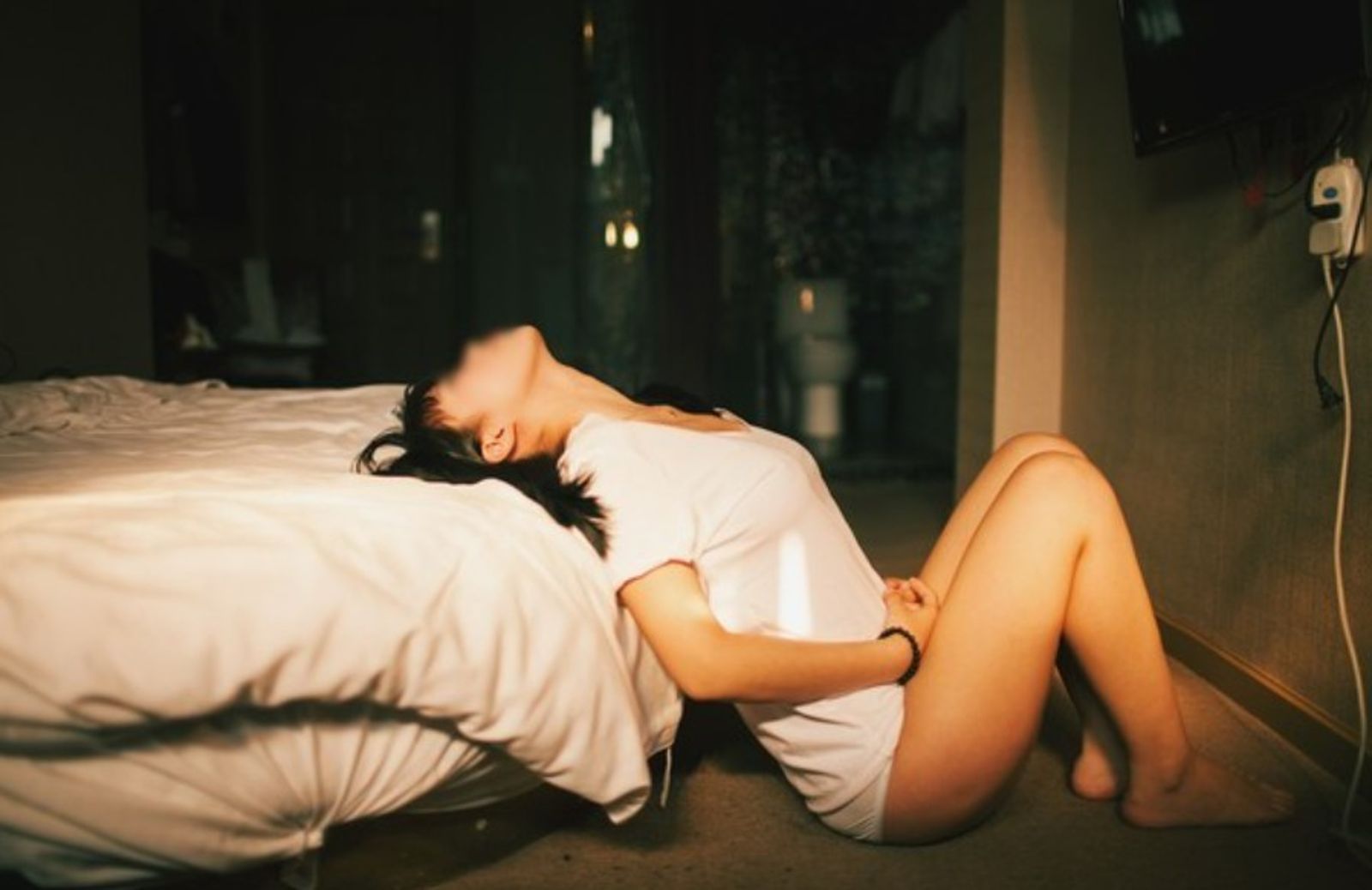 機電廠狼老闆偷錄女員工床邊私密生活1年半「連剃毛都拍」　WiFi路由器連針孔不連網