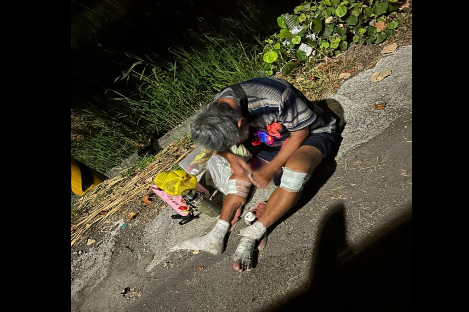 勇腳伯遭香燈腳罵「騙愛心、騙物資」！一票香客怒：有夠沒水準