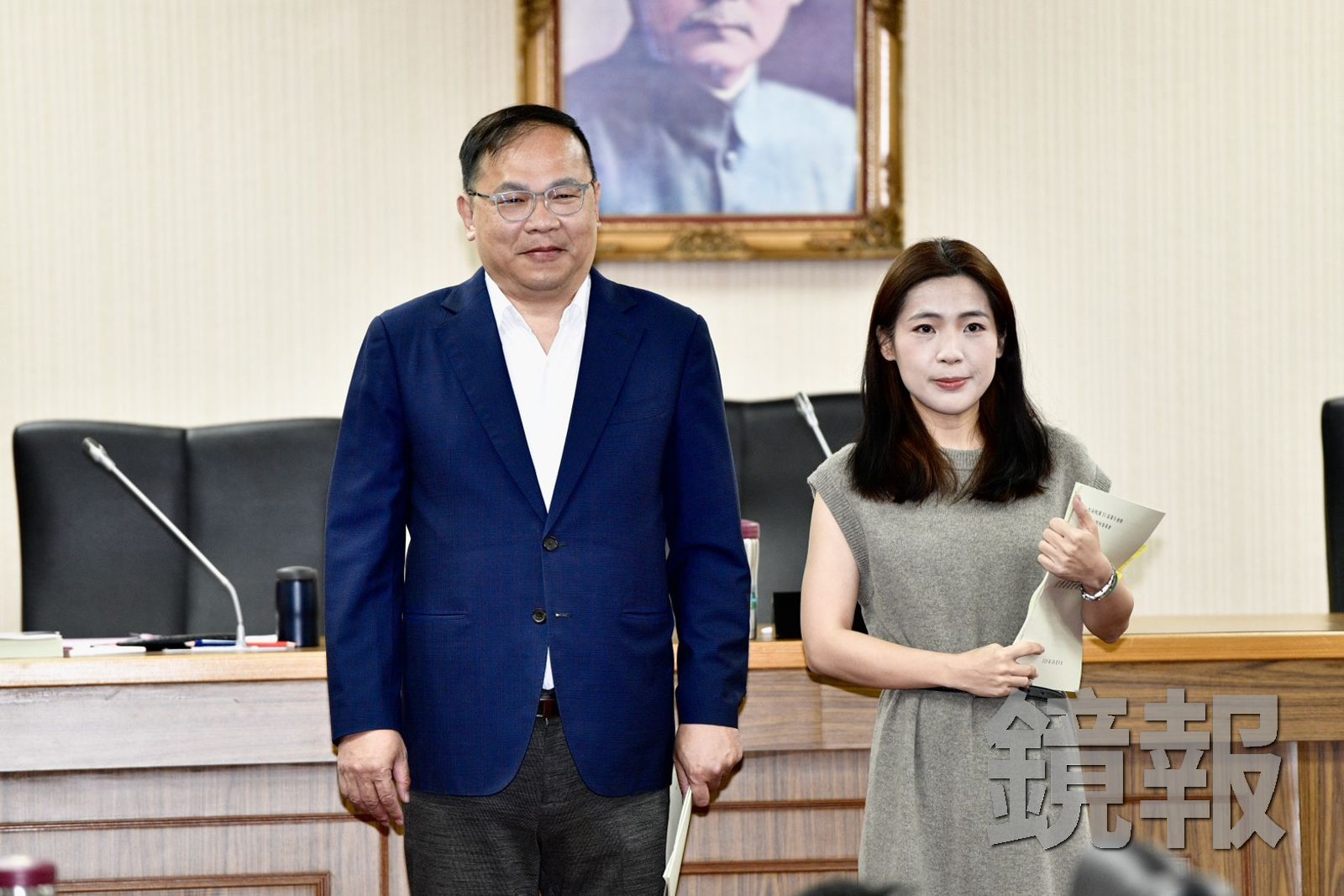 民進黨立委王義川與國民黨立委徐巧芯擔任新會期外交國防委員會召委,但兩人拒絕握手。攝影李智為