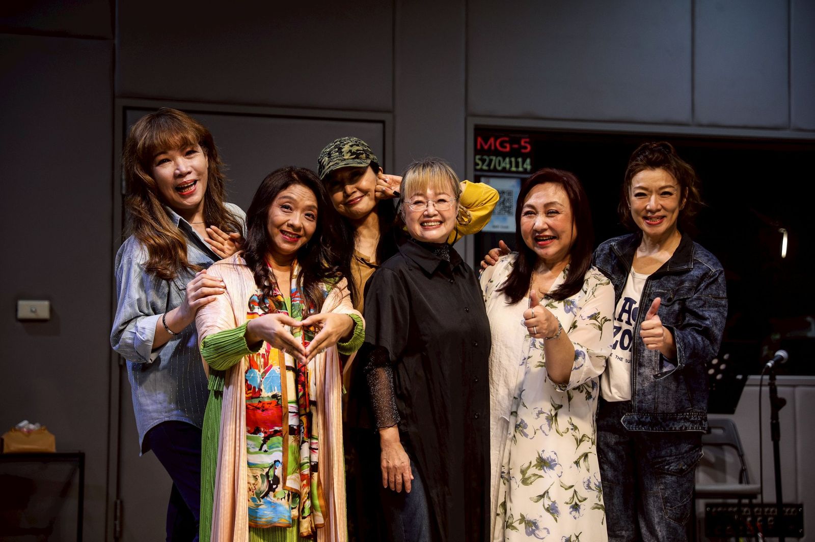 民歌50高峰會參演眾歌手31日齊聚練團。鄒保祥攝