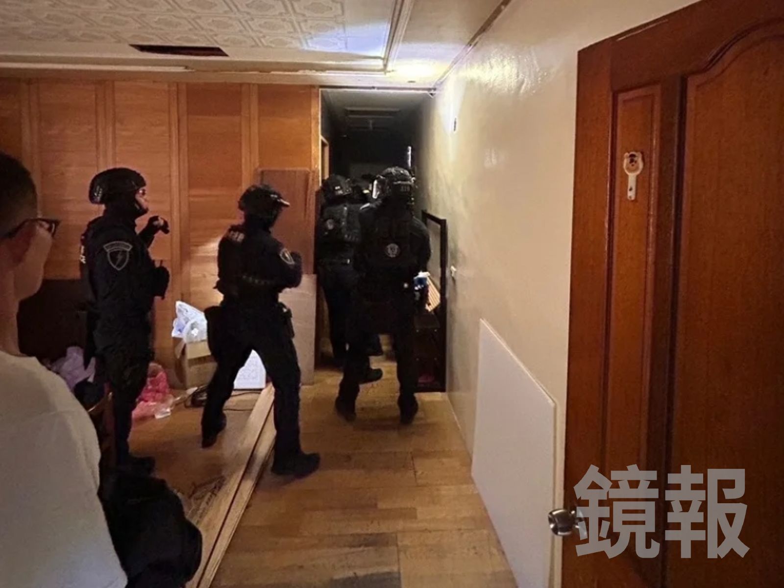 抓到了！竹科旁驚險槍戰　警連轟10槍百萬保時捷棄果園