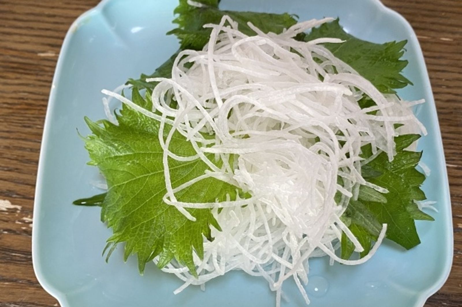 吃生魚片蘿蔔絲遭稱「很窮」！前主廚曝心境：健康兼禮儀
