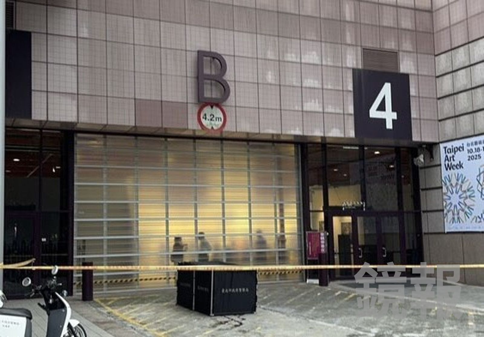 快訊/世貿展覽館驚傳14歲少年墜樓身亡!現場留有紙條曝動機