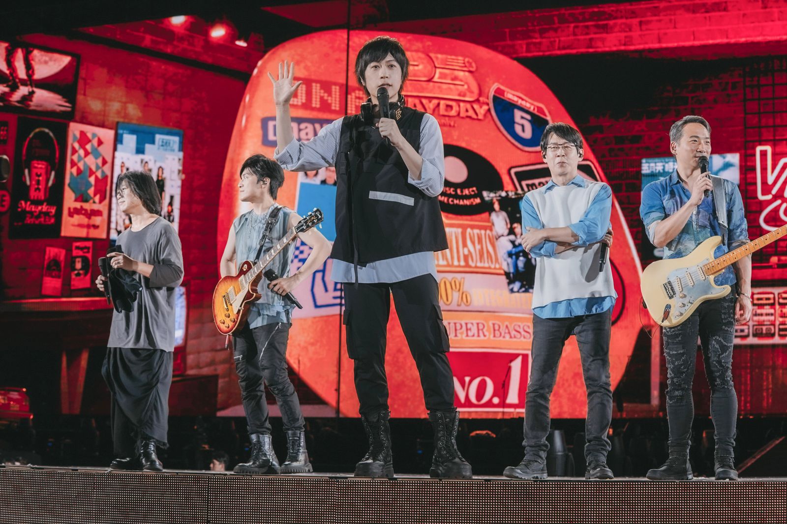 五月天「大巨蛋開唱不必淋雨」喊幸福 金曲歌王自告奪勇當司機