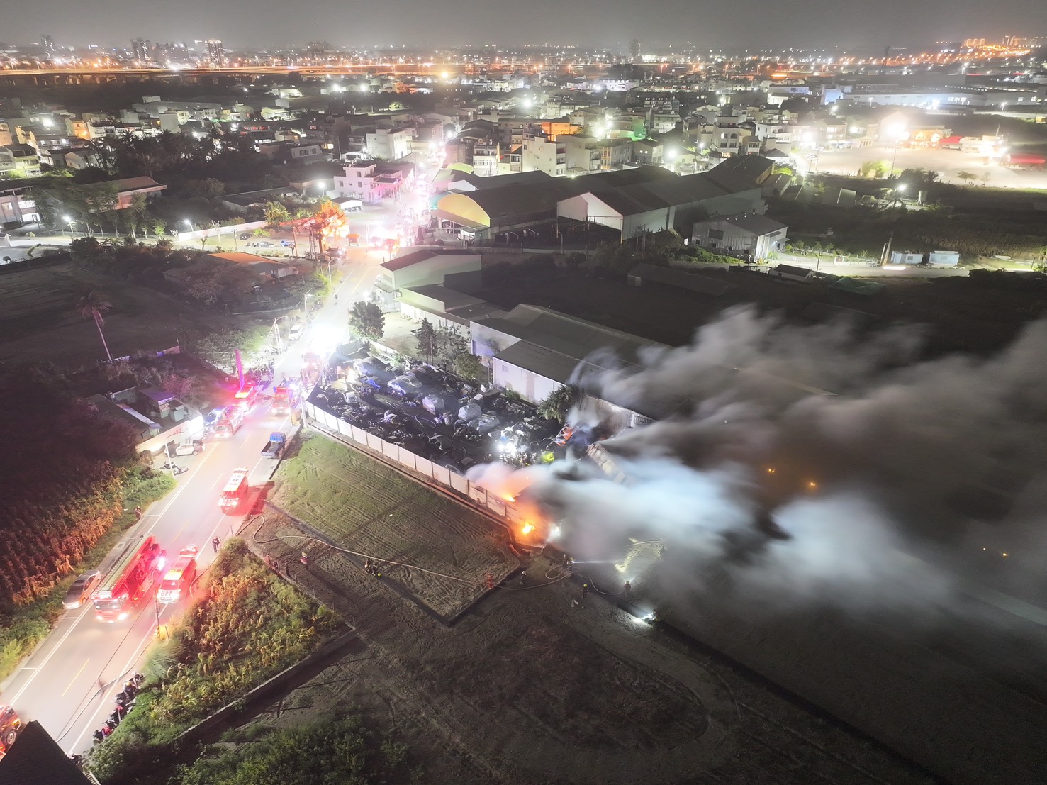 台南仁德廢五金廠陷火海 2樓尋獲1移工遺體