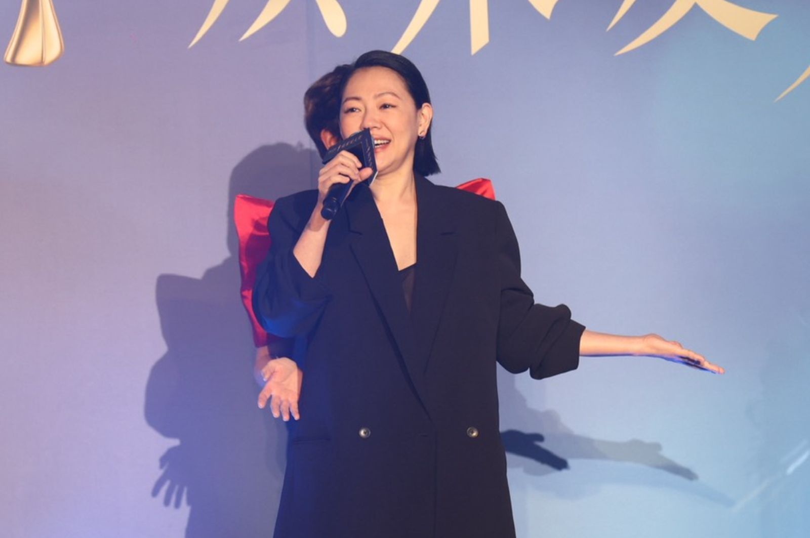 小S以黑色西裝現身。主辦提供