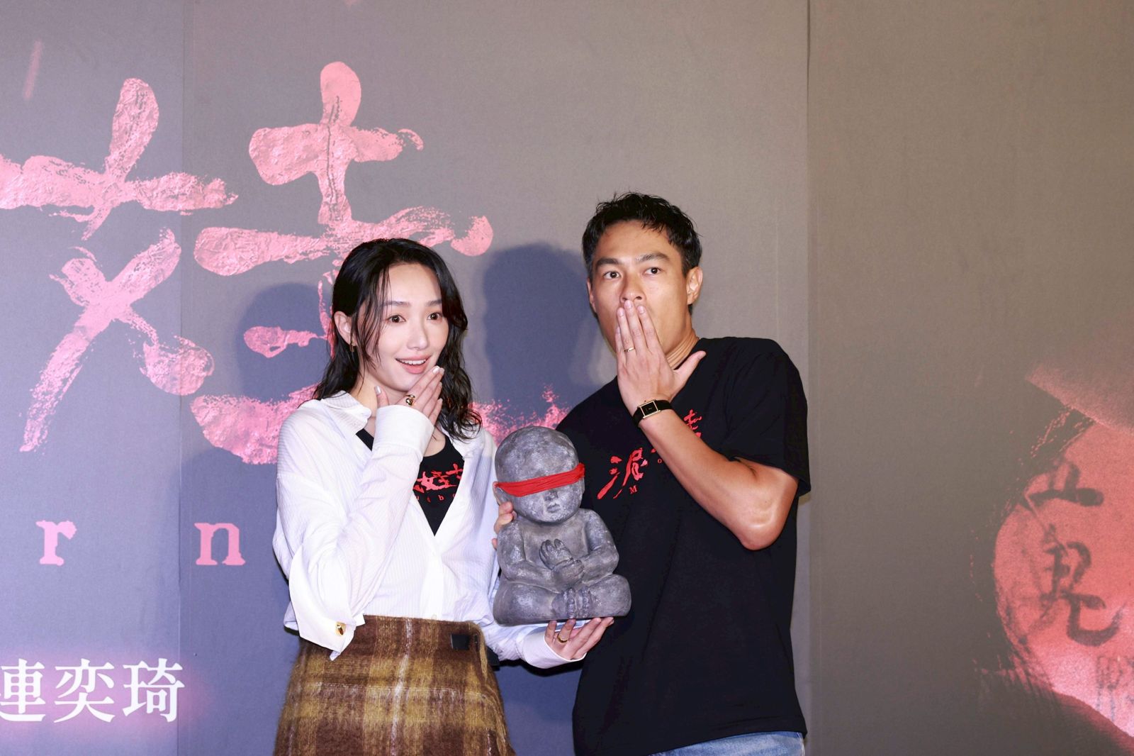 楊祐寧「催生」蔡思韵「全家福」驚悚曝光　張軒睿直擊超毛片場異聞