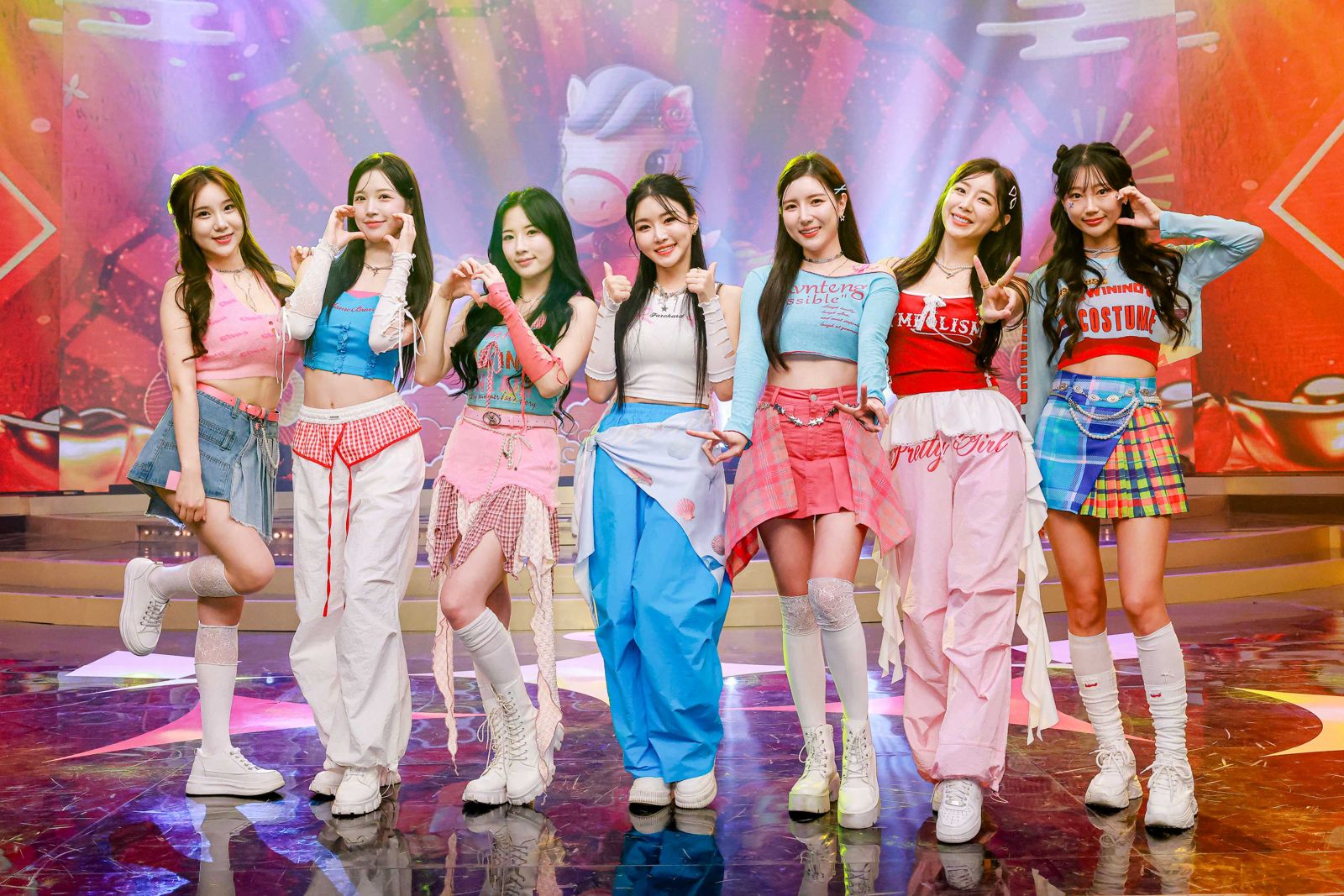2026除夕節目《民視第一發發發》邀來7位韓國啦啦隊女神。民視提供