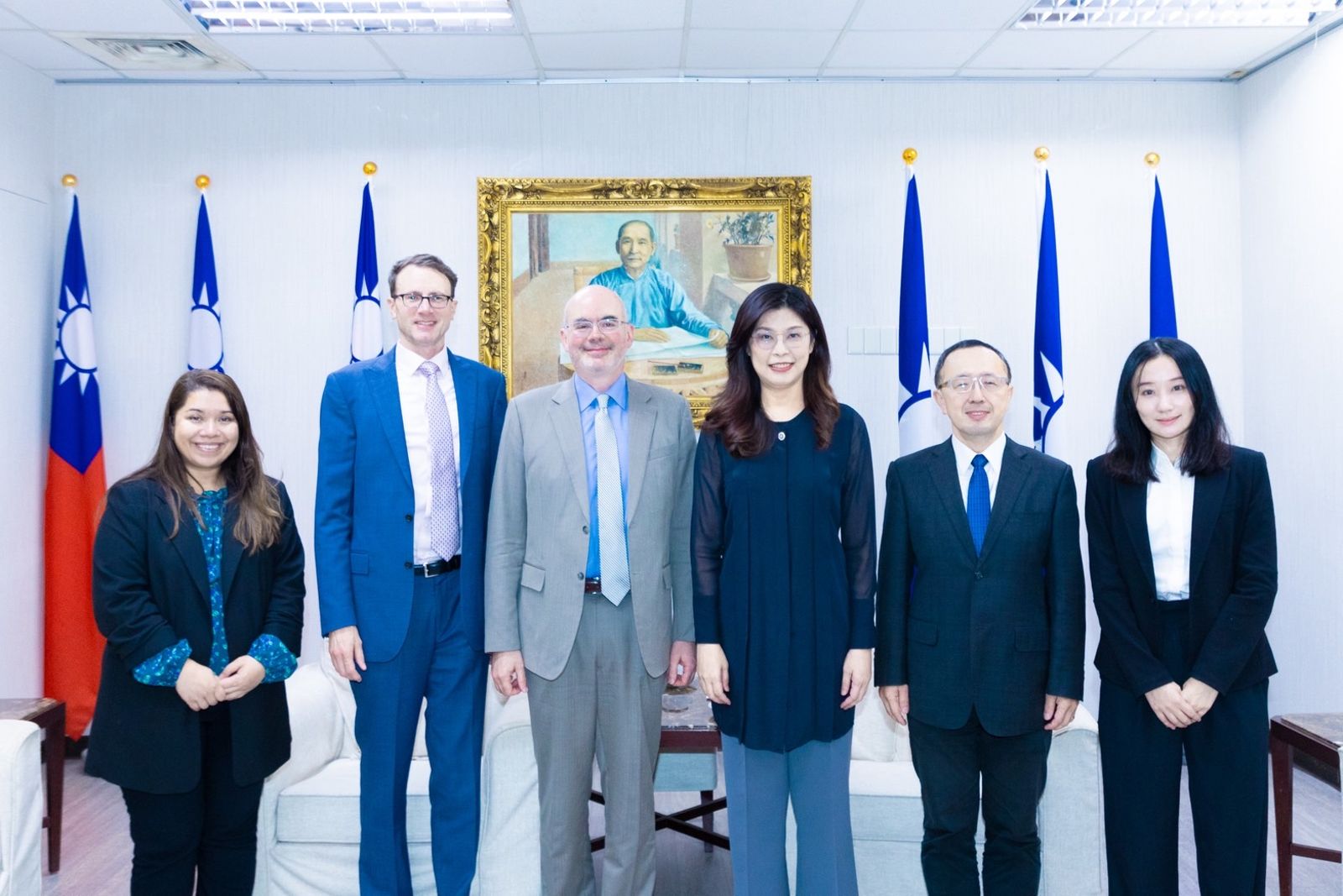 AIT今赴國民黨中央拜會　谷立言當面邀鄭麗文：適當時機訪問華府