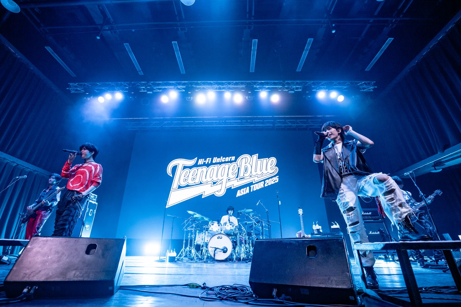 Hi-Fi Un!corn演唱獵魔女團主題曲〈GOLDEN〉大飆高音。SHOWOFFICE提供