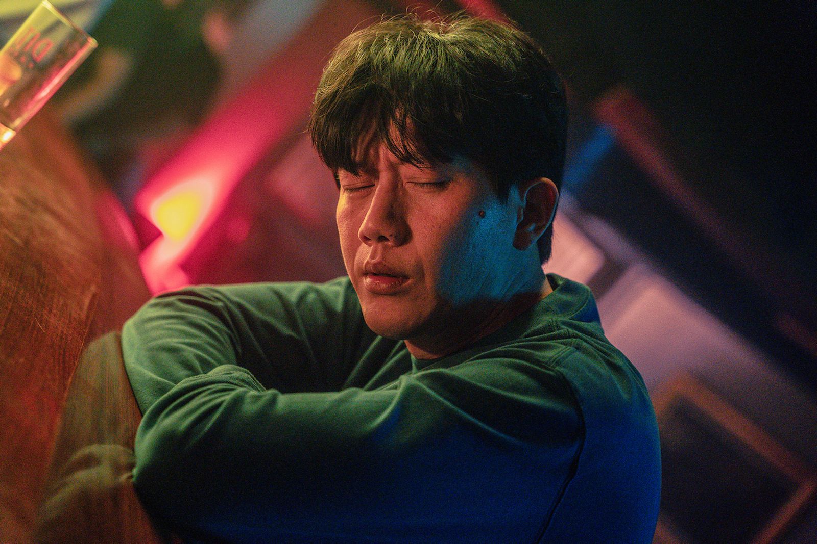 莫子儀演醉演太逼真，讓黃鐙輝誤以為他真喝爛醉。逆光電影提供