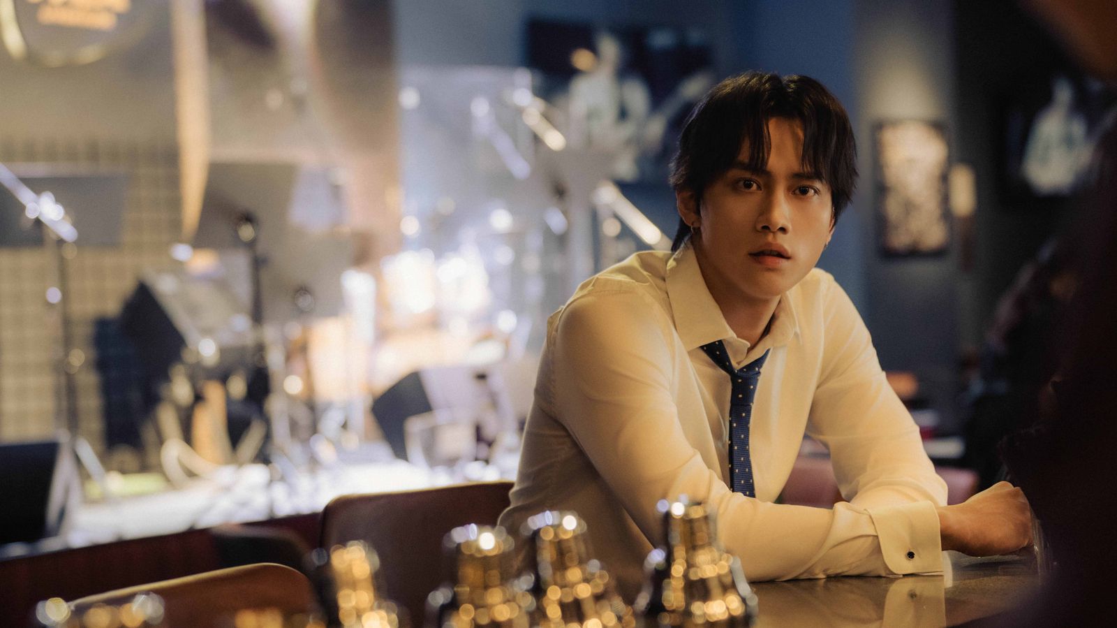 侯文詠表示，范少勳在《人浮於愛》中的性格與本人完全不同，狂飆演技。高雄電影節提供