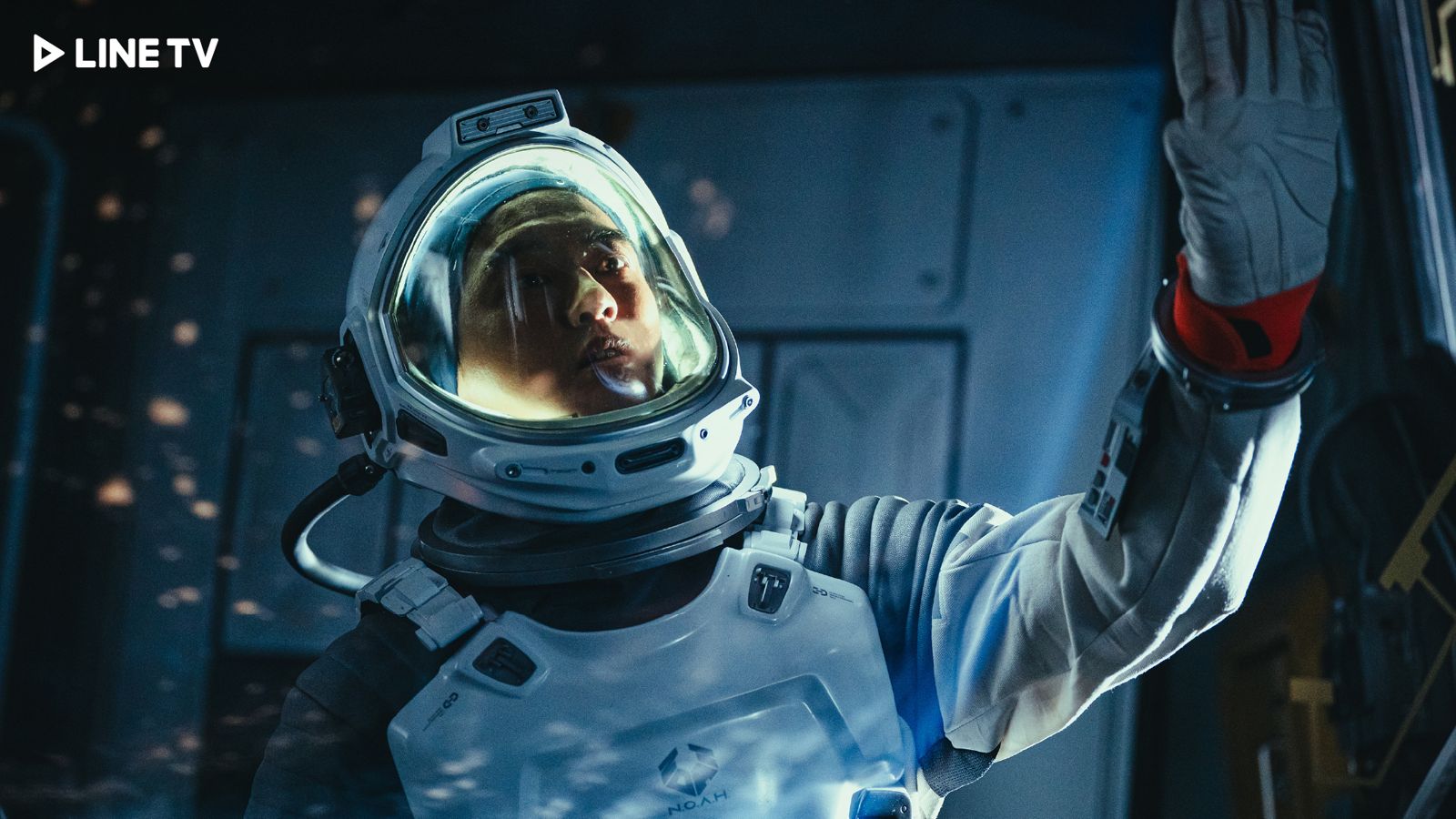 傅孟柏當太空人把精壯肌包緊緊 熱到冒煙險暈倒:不穿衣比較好