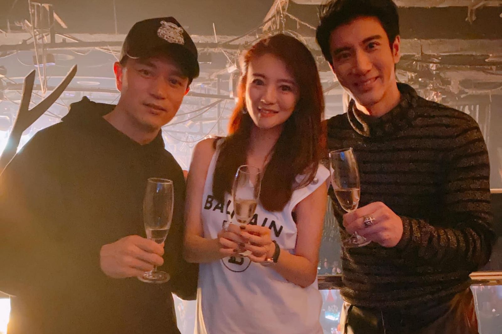 安以軒老公入獄後帶小孩也不忘Me time　火鍋、酒吧暢快到午夜才返家