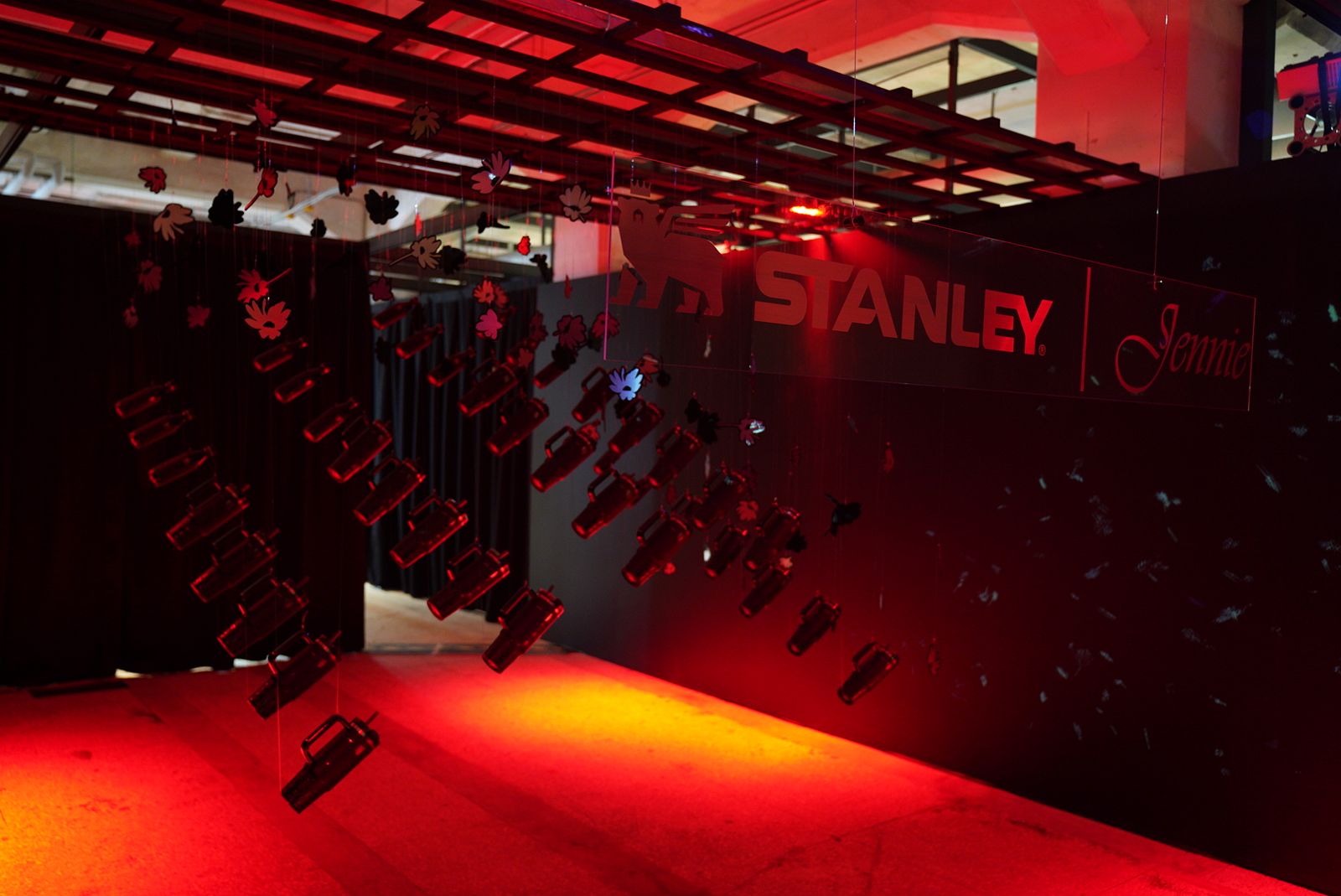 聯名系列快閃店在松菸限時登場。永新瓦提供