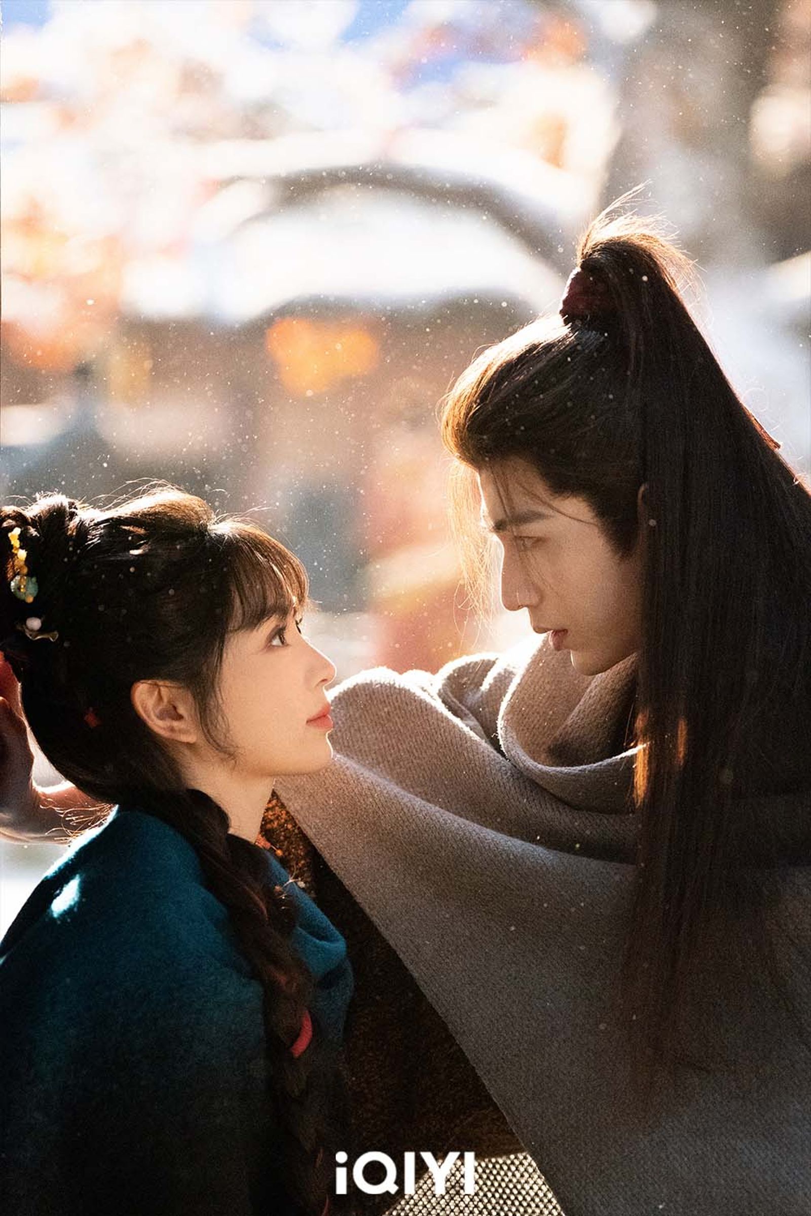 《逐玉》張凌赫（右）與田曦薇在劇中頻出名場面。iQIYI愛奇藝國際版提供