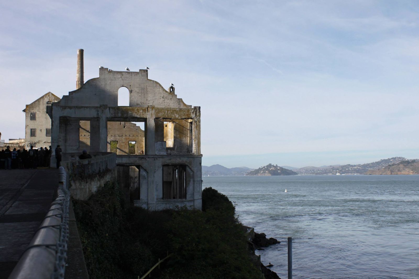 坐落在加州舊金山內灣的惡魔島，堪稱最難逃脫的監獄。圖／讀者提供