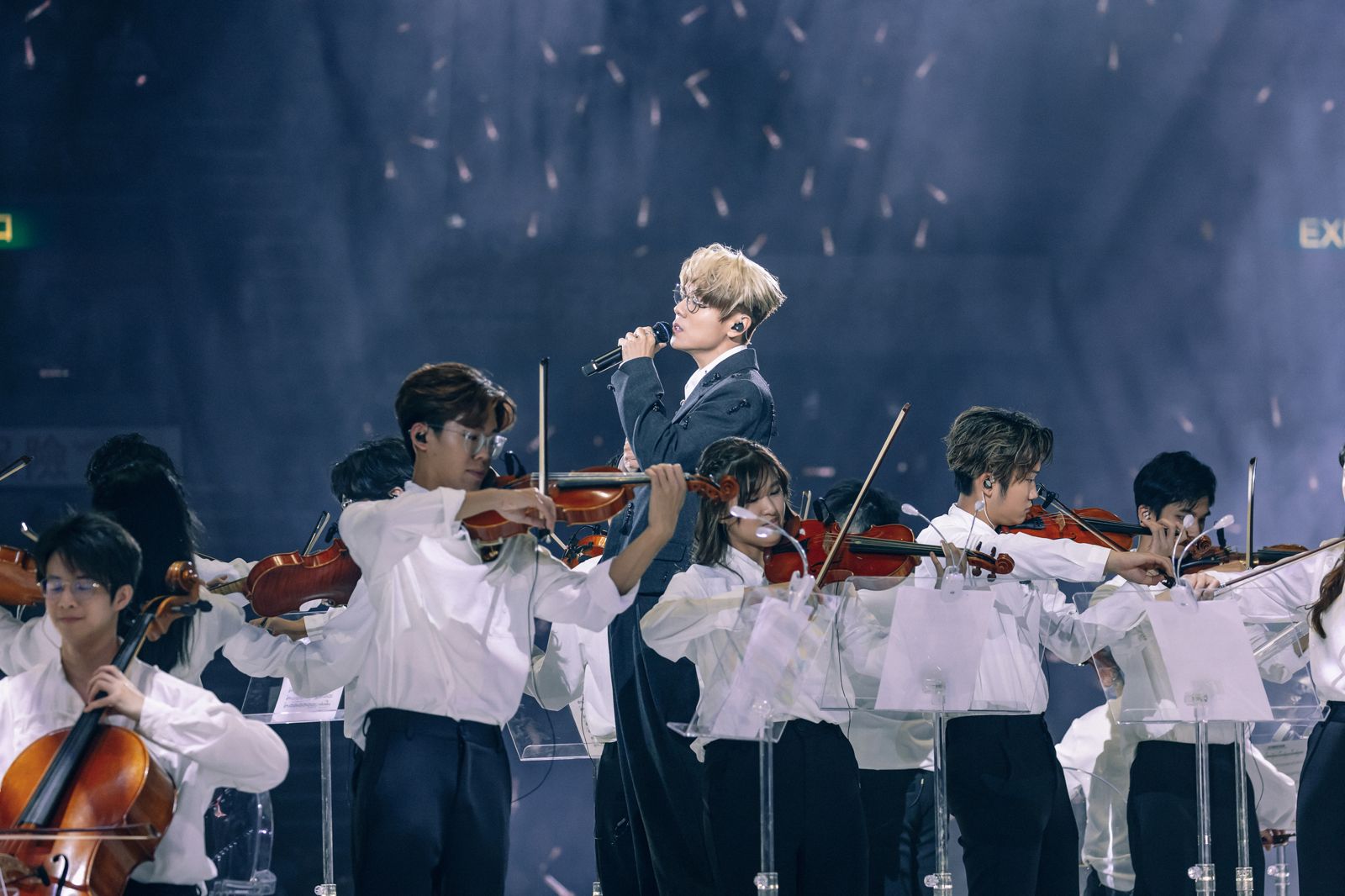 林家謙日前在香港紅館啟動全新巡演「White Summer」。經紀人提供