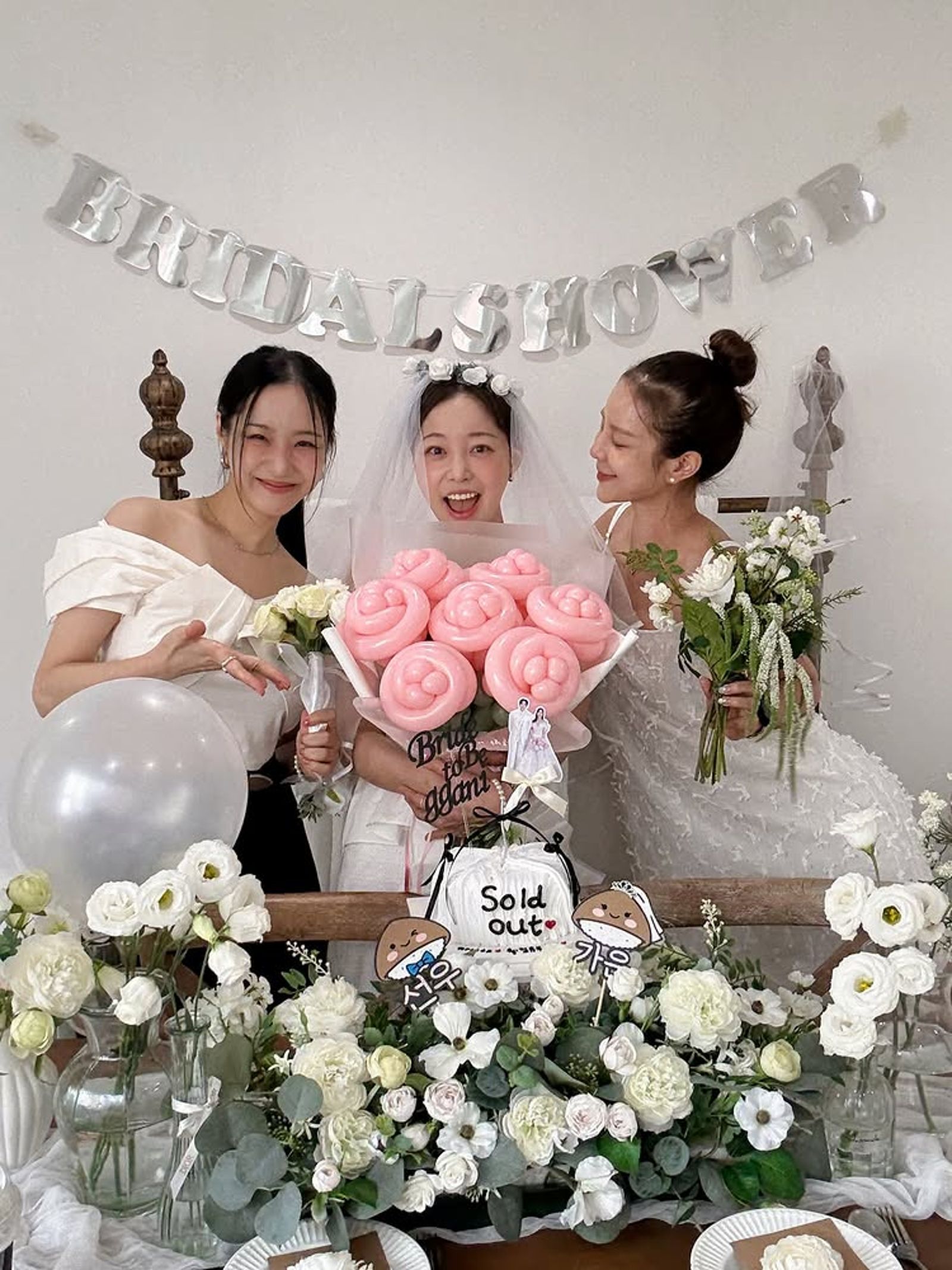 金佳恩(中)要結婚了。翻攝Instagram @ggani8918