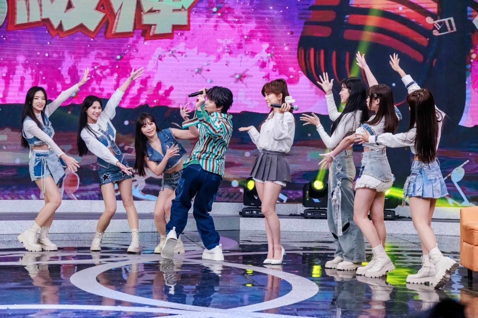 節目《綜藝一級棒》推出主題「金曲三溫暖好聲歌喉讚」。中視提供