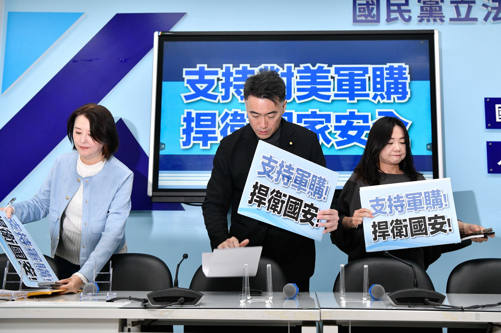 陳嘉宏專欄：表決軍購條例　讓反美與親美各得其所