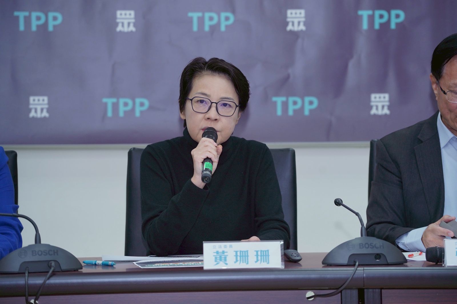 卓榮泰再對《財劃法》提覆議 黃珊珊批:只想開戰、不想溝通