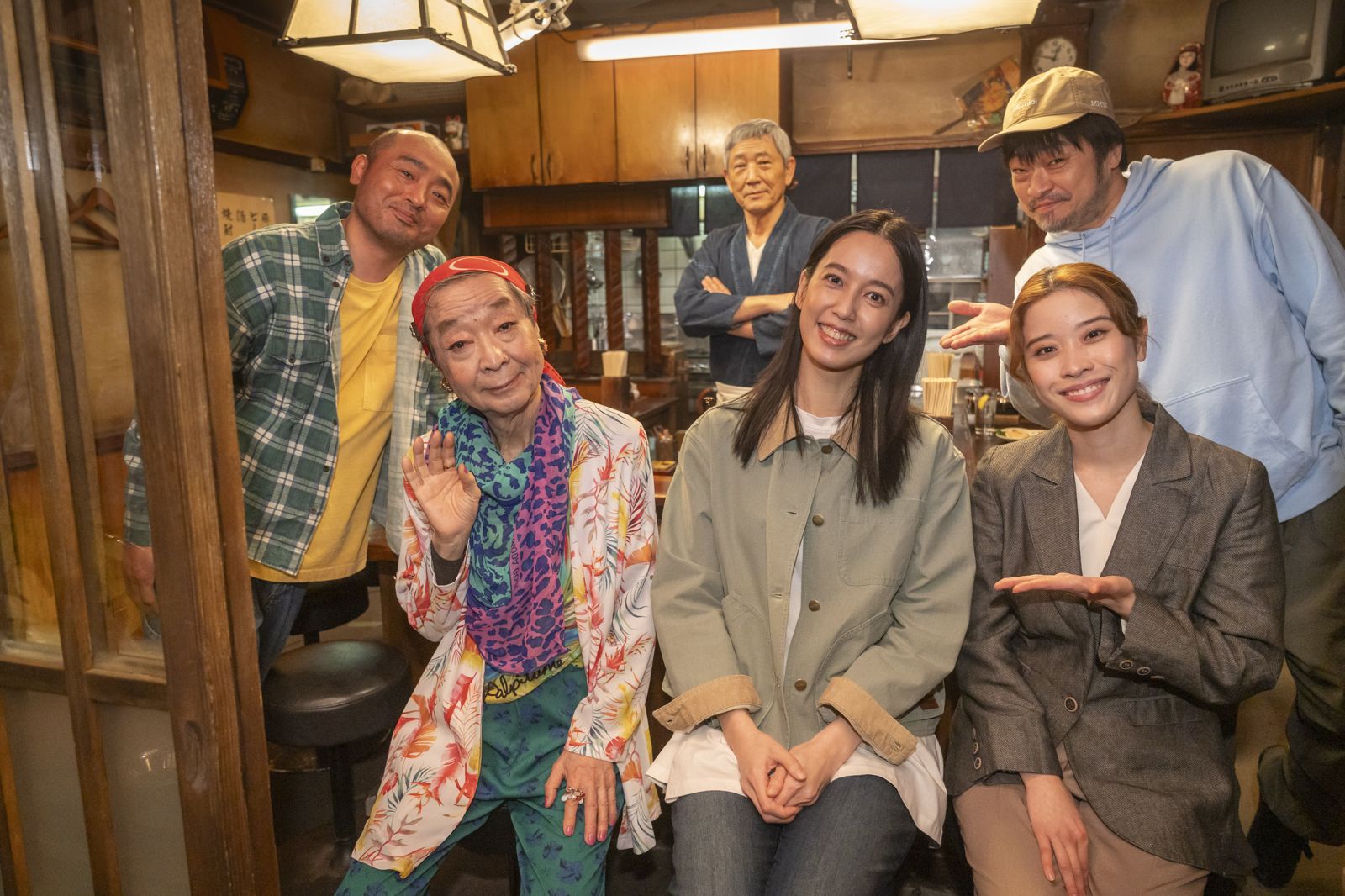 陳庭妮（前中）客串《深夜食堂》挑戰全日文演出。圖／集集創造娛樂、華視_2026-10-16.JPG