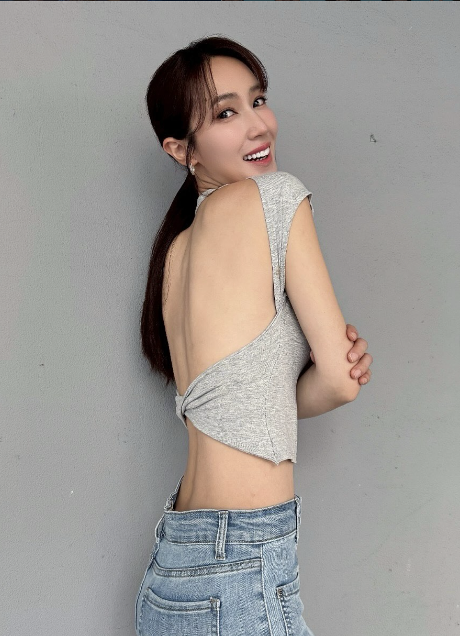 小薰瘦身有成曾甜誇鄭人碩下廚也有功勞。翻攝IG @estherxun