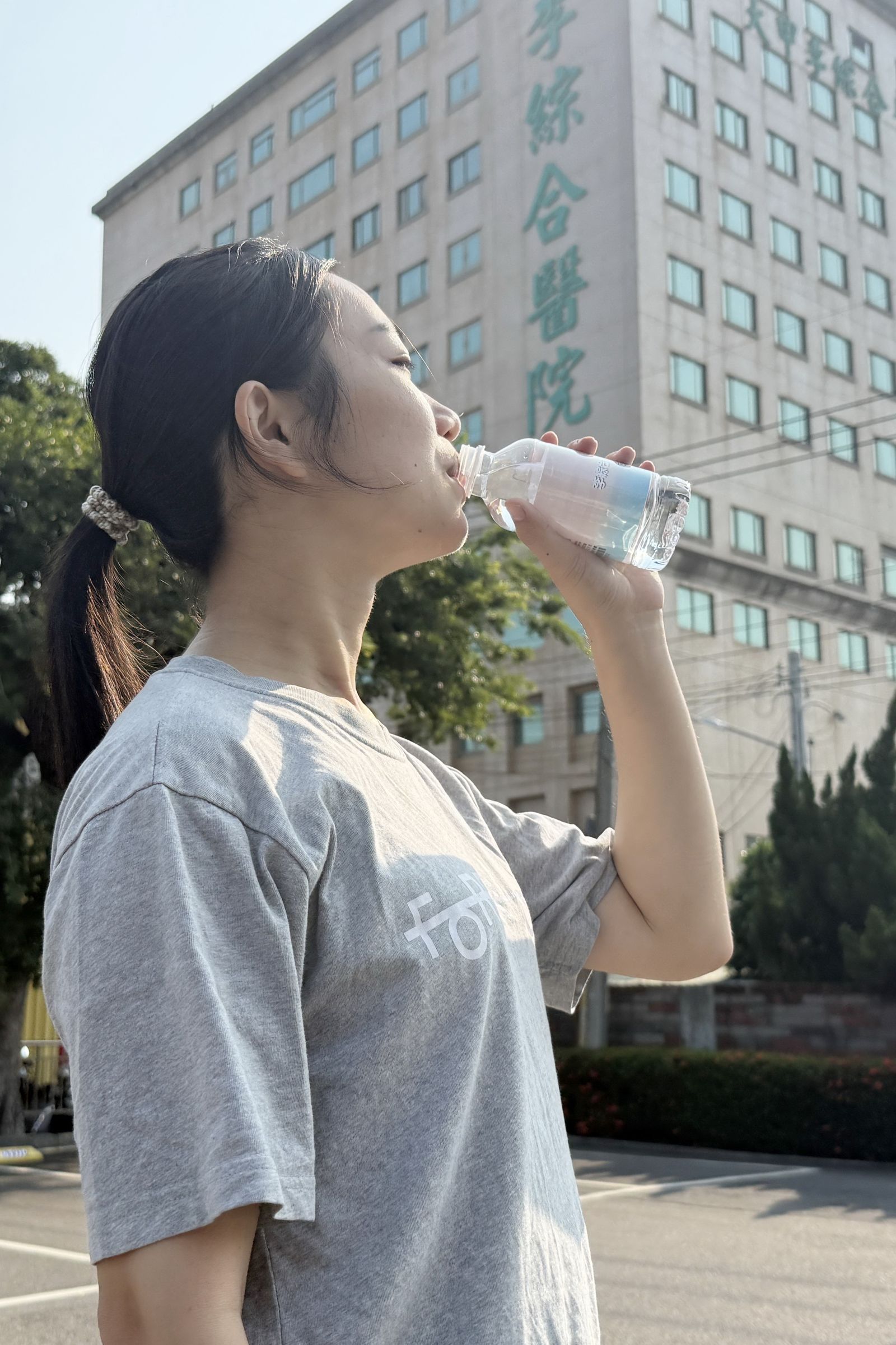 信眾參加媽祖進香活動，醫師提醒記得多喝水、勤洗手、隨時留意身體情況。台中大甲李綜合醫院提供