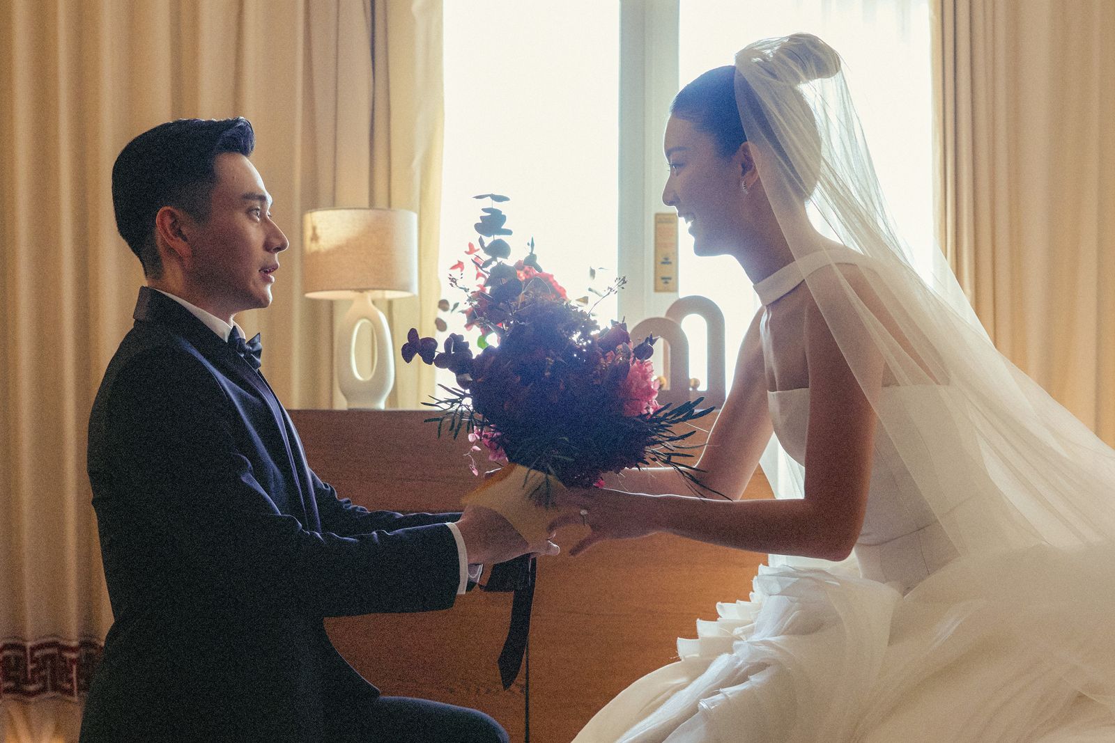 庹宗華重聚「失和」前妻與兒子！手牽手「世紀大和解」畫面曝光　楊貴媚虧：面臨離婚會想起