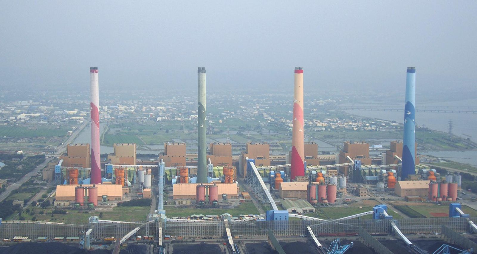 立院藍白再挾人數優勢 聯手表決通過「2028中火無煤」決議