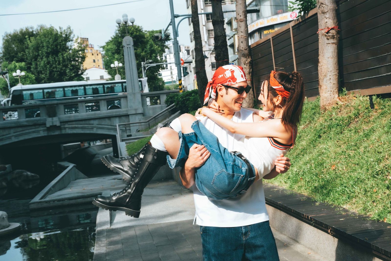 30cm入口「曾莞婷驚呼超軟嫩」大歪樓 玖壹壹洋蔥高鐵巧遇苗可麗「上網查」