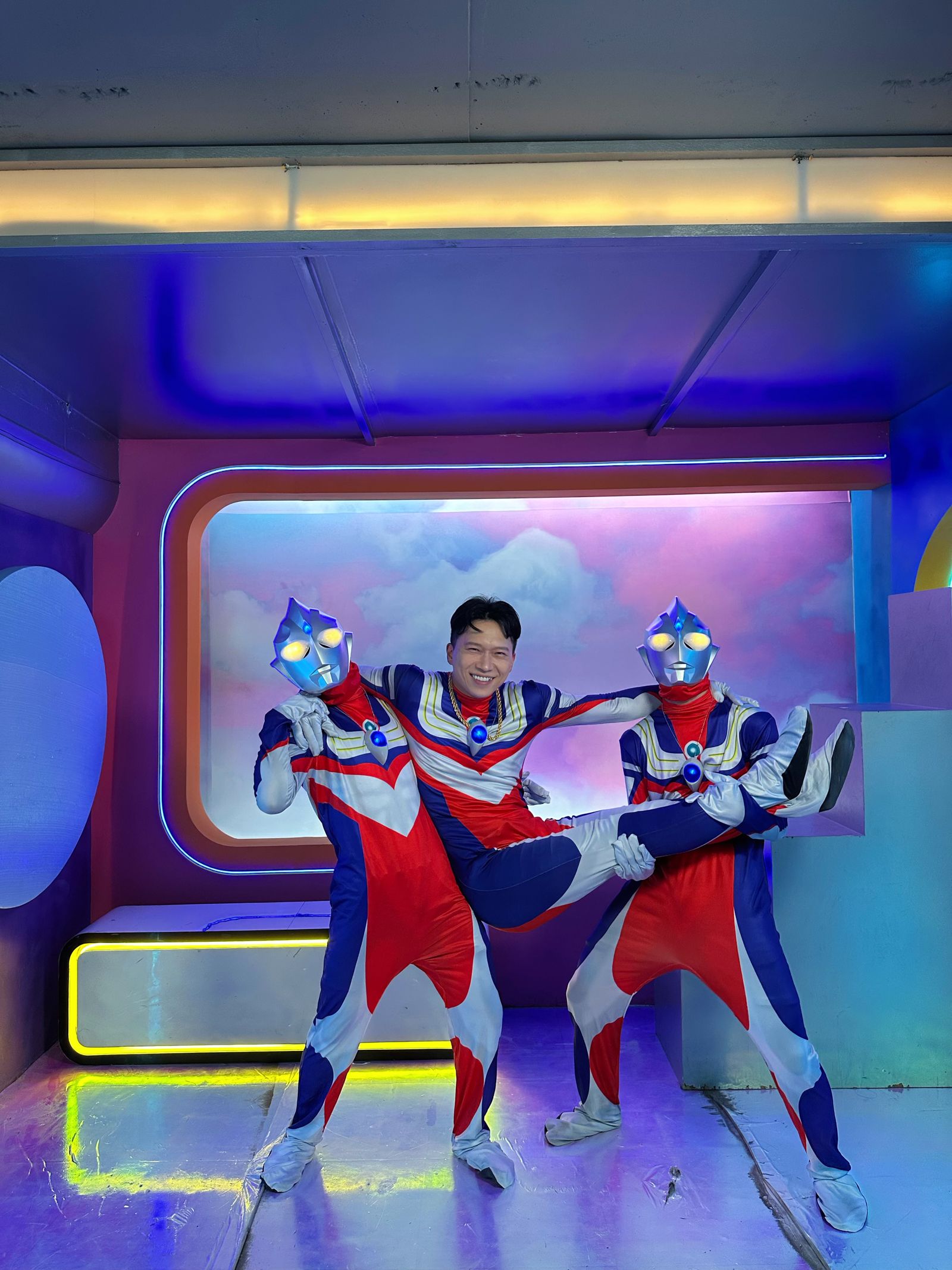 周靄宏推出新曲〈純金戰士24K〉。周靄宏提供