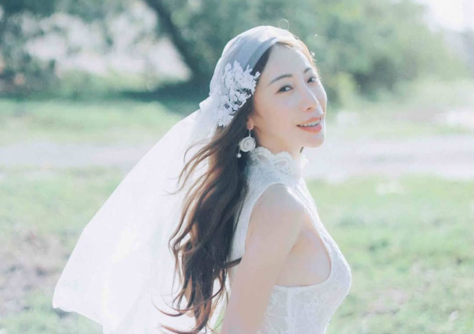「登山女神」曾格爾結婚了?昔因人夫泡湯官司纏身 突曬婚紗照喊「人生下一階段」