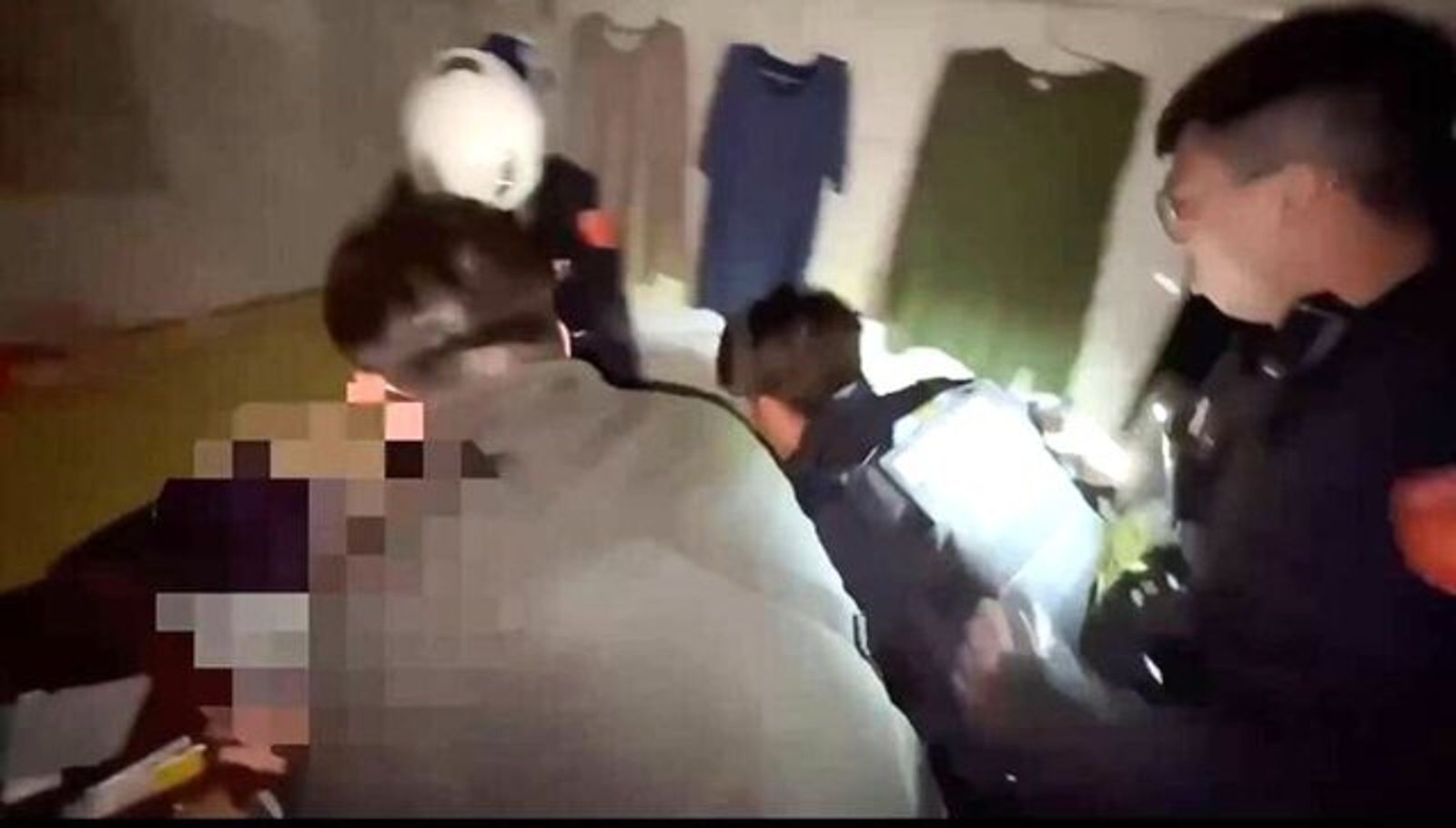 一副耳機釀命案！宜蘭男剪刀刺死友　返租屋處呼呼大睡警破門逮人