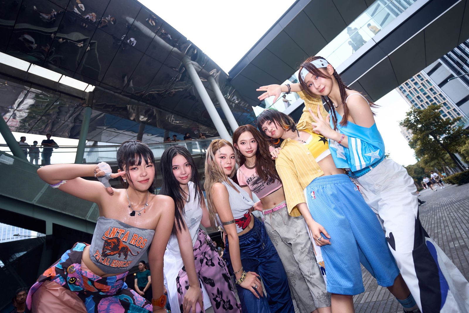 babyMINT信義快閃跳神曲靠肌肉記憶　百萬點閱加持粉絲驚喜入鏡