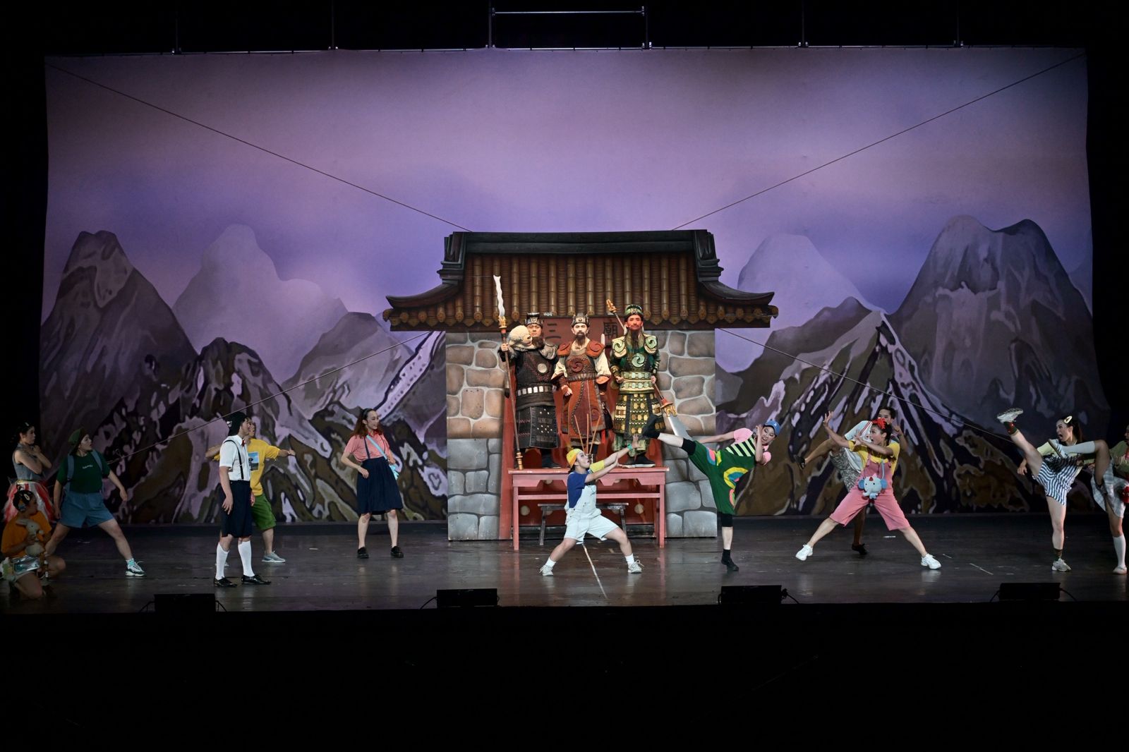 這不是三國演義！3C男孩穿越變劉備小弟　驚見12000人戴黃巾「跨時空開戰」