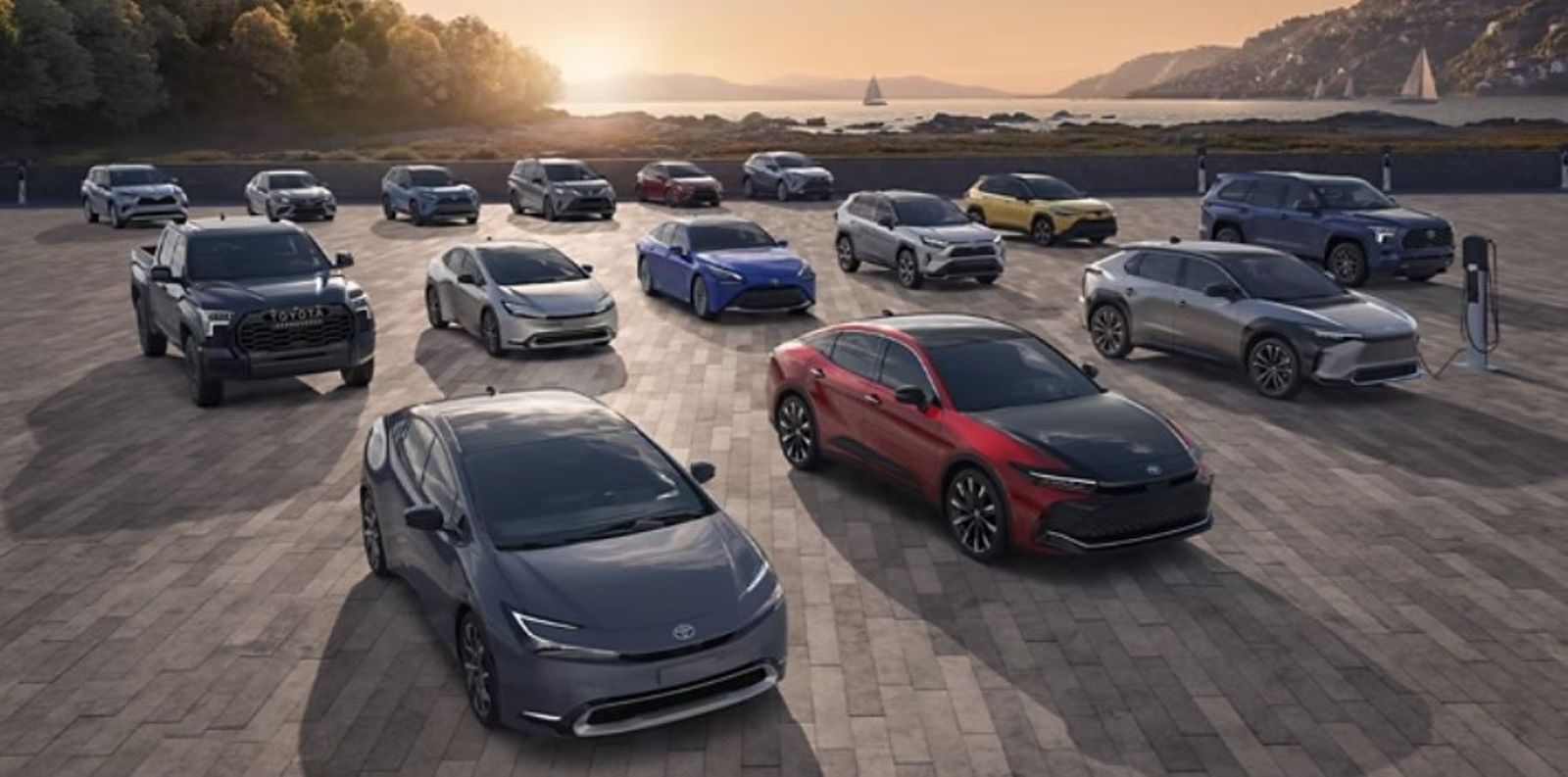 夾在川普政策與中國電動化中　汽車龍頭豐田夾縫求生術