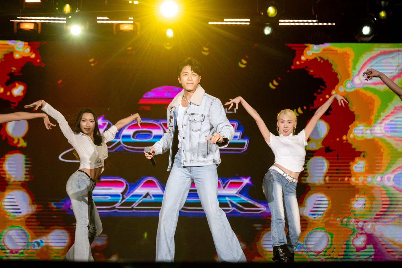 新北耶誕城首日「韋禮安壓軸」　金曲連發變大型戶外KTV