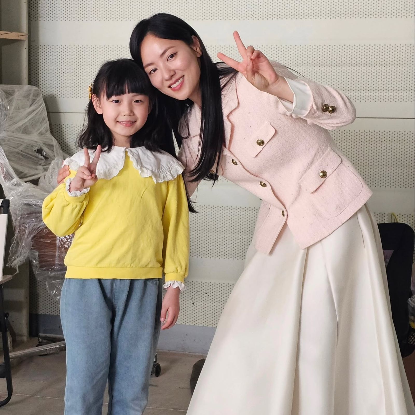 9歲的申琇雅(左)戲約不斷,最近在《善良的女人夫世彌》與全余贇合作。翻攝IG@shin.sua16